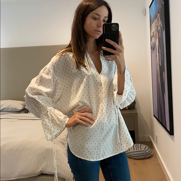 H&M shirt. - Picture 3 of 10